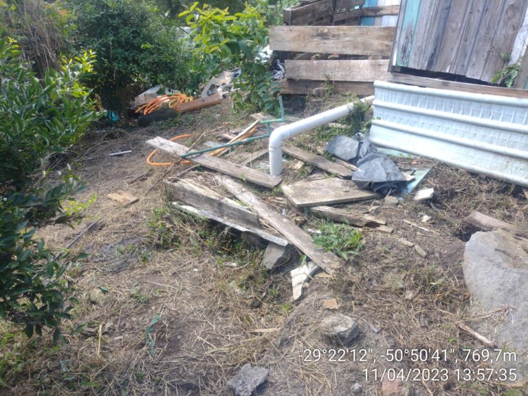 Patram e PC flagram bar em área irregular e furto de energia