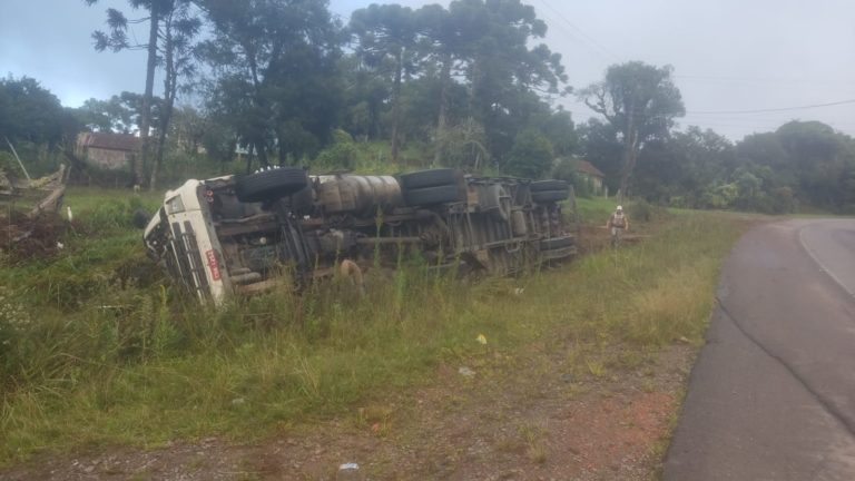 Motorista de caminhão morre em acidente em São Francisco de Paula