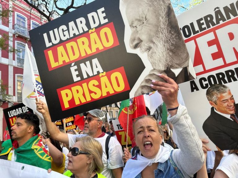 Manifestações marcam fala de Lula no Parlamento de Portugal