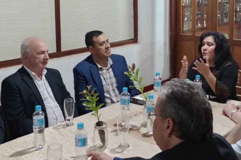 Luia Barbacovi se reúne com a Ministra do Turismo do Paraguai