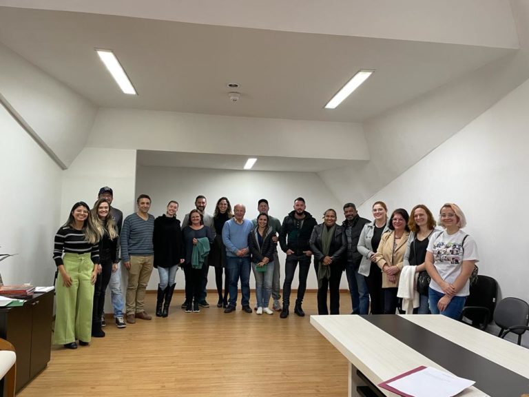 Expositores da Vila da Moda se reúnem para sorteio dos estandes