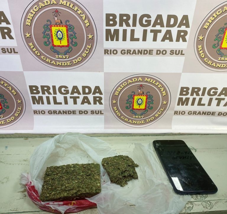 Traficante é preso com maconha nas roupas íntimas
