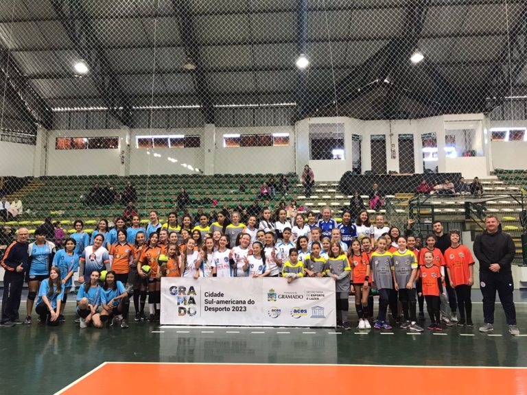 Torneio de Integração de Vôlei reúne mais de 80 atletas