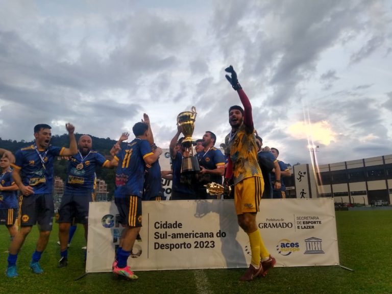 Voa, canarinho, voa!