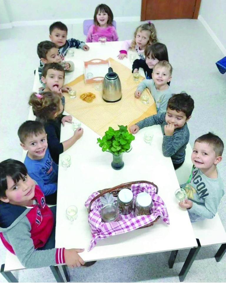 Pequenos Gigantes comemora 20 anos com festa de aniversário