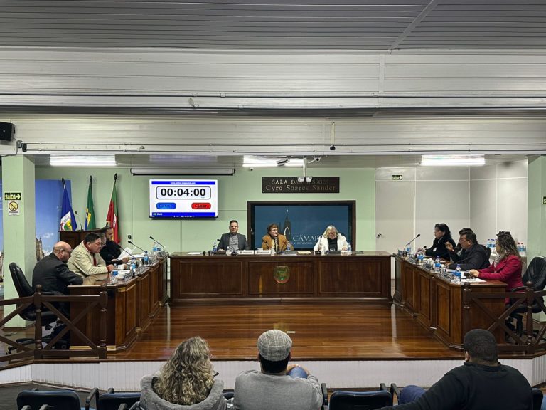 Câmara aprova projeto que cria duas novas secretarias e 30 novos cargos