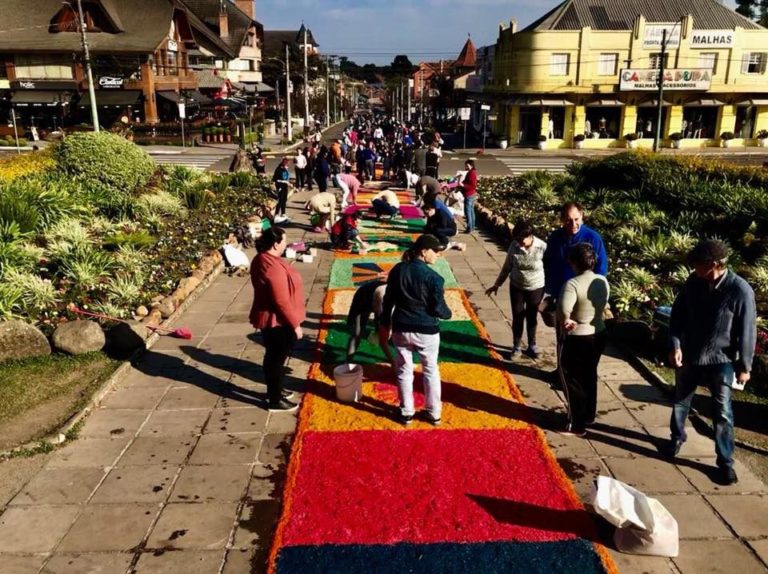 Tapetes coloridos embelezarão a celebração de Corpus Christi em Canela