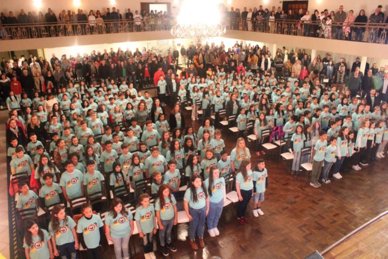 280 alunos formados para uma nova vida