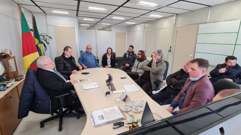 Executivo gramadense realiza reunião com a Secretaria Estadual de Turismo