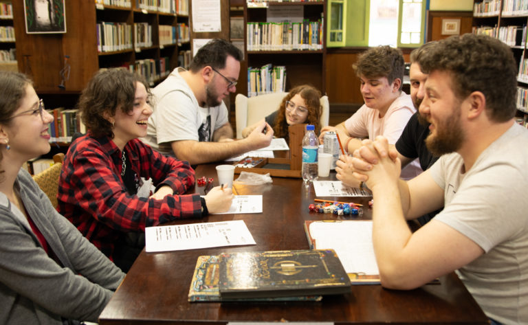Encontro de RPG na Biblioteca Cyro Martins reúne mais de 50 participantes