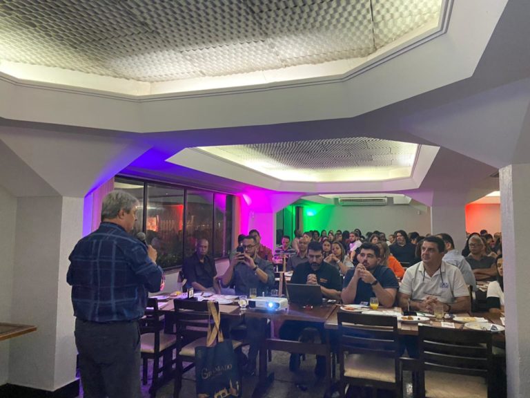 Na Bahia, Prefeito Nestor Tissot apresenta Gramado para agentes de viagens