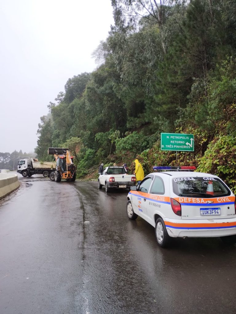 Atualização: Via já liberada | Perimetral está bloqueada no sentido Três Pinheiros – Casagrande