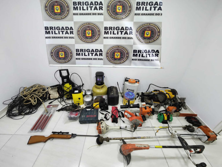 Mulher, avô e neto são presos por receptação