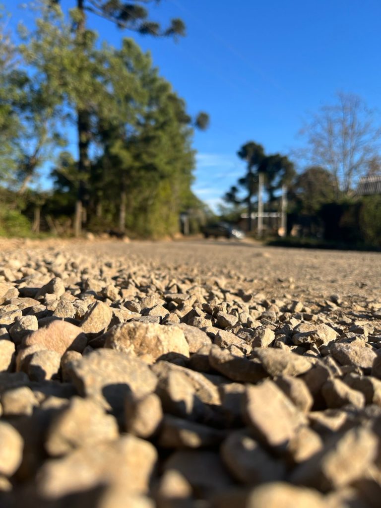 Pavimentações vão dar mais qualidade de vida e extinguir poeira, buracos e barro