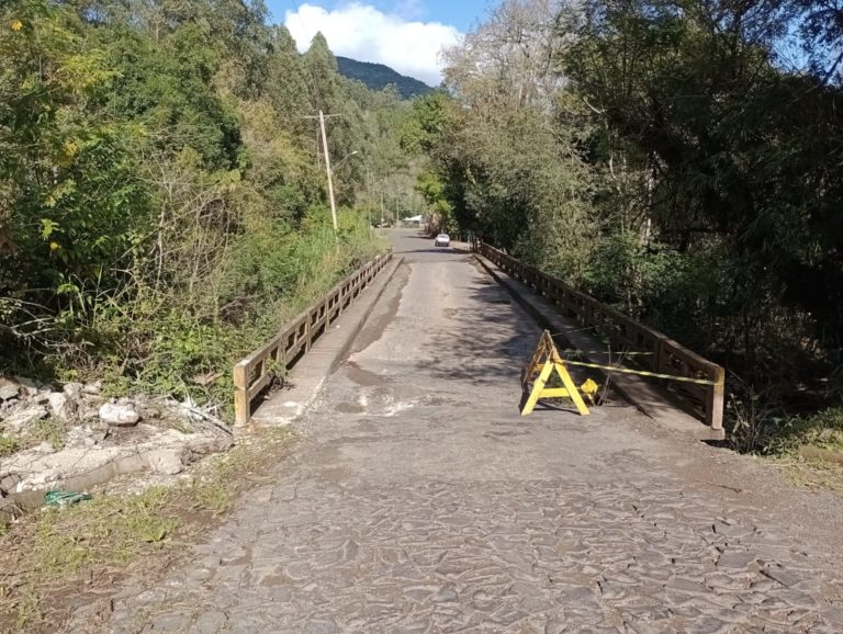 Ponte do Moreira está interditada totalmente