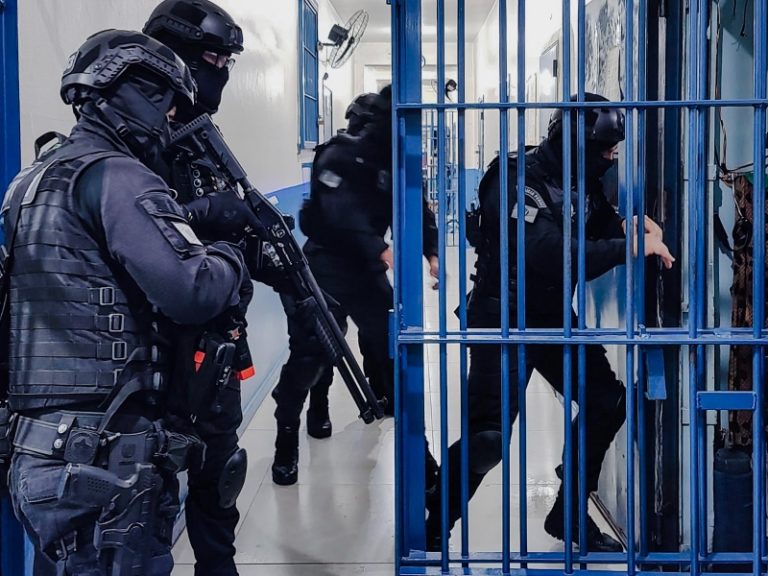 Apreendido celulares, ‘armas brancas’ e carregadores no Presídio de Canela