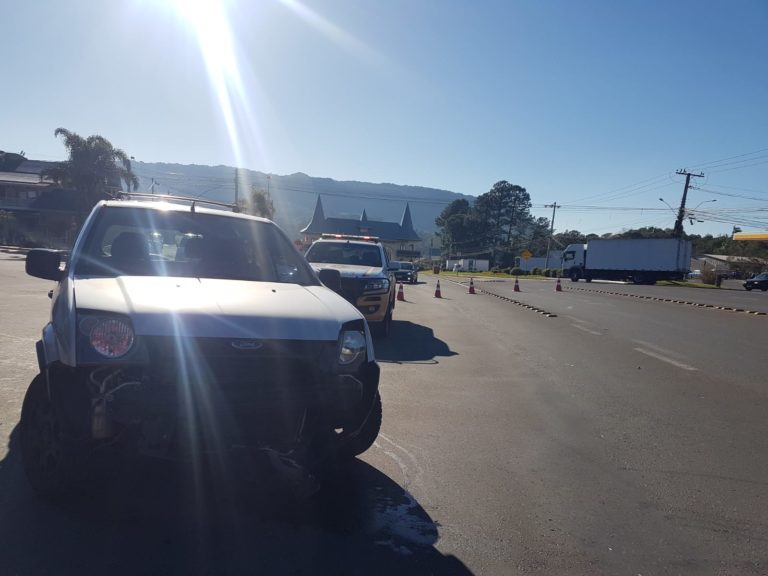 Acidente na ERS-115 deixa motociclista ferida