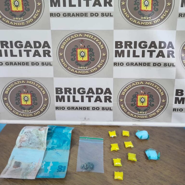 Flagrado ao entregar drogas para usuário