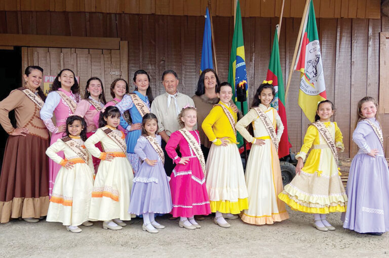 Festejos Farroupilhas começam com encontro de gaiteiros em Gramado