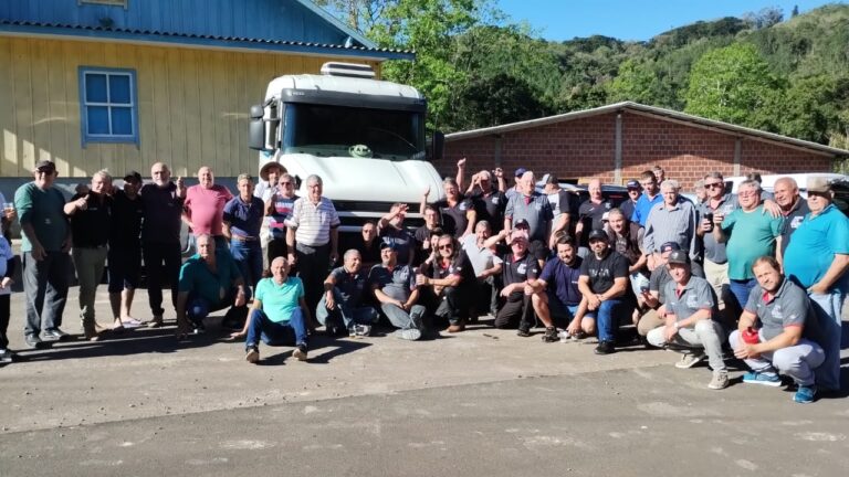 Grupo de caminhoneiros segue campanha para auxiliar vítimas do ciclone