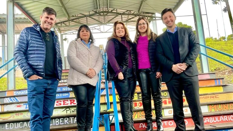 Escolas de Canela são visitadas para implantação de cursos profissionalizante