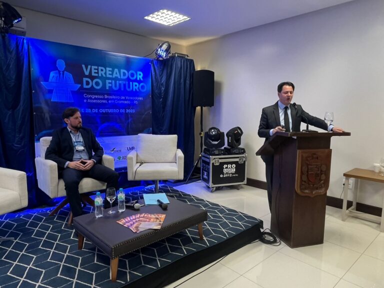 Fabiano Geremia e Fabiano Faes ministram primeira palestra do dia