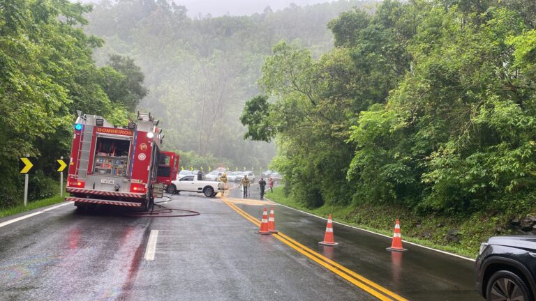 Trânsito na ERS-115 entre Gramado e Três Coroas é parcialmente liberado