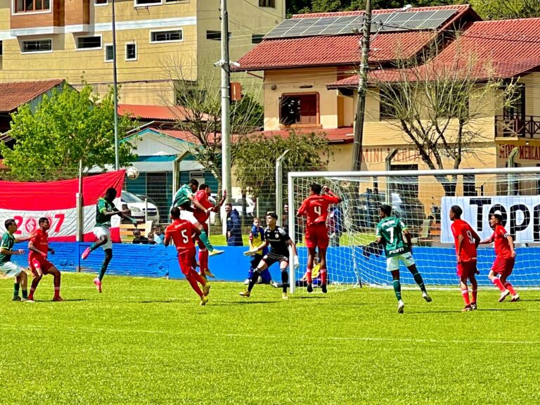 Segundo dia de Copa Laghetto com 10 gols, em três partidas