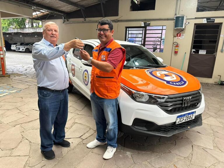 Prefeitura de Canela aluga carro e entrega para a Defesa Civil