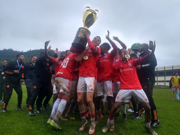 Vermelhou na Copa Laghetto