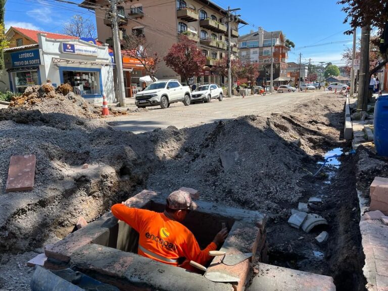 O prazo para conclusão da obra na rua Felisberto Soares