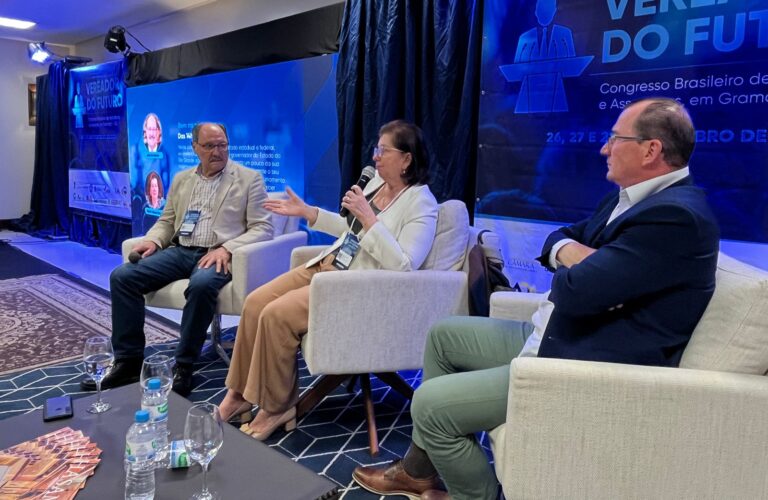 José Ivo Sartori e Maria Helena Sartori ministram segundo painel do dia