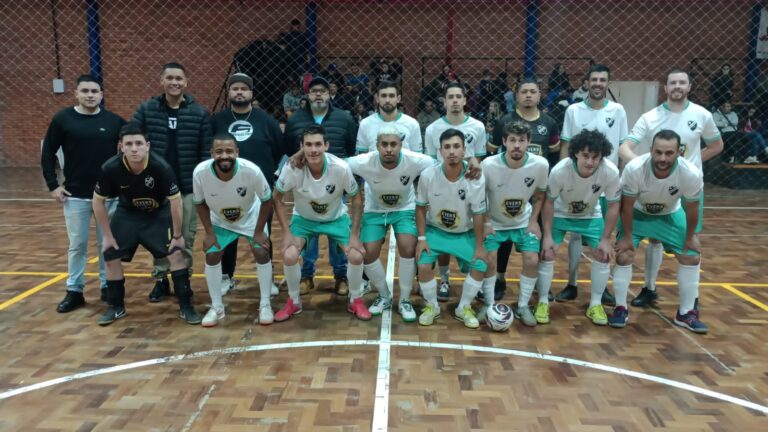 Uma equipe invicta, luta acirrada pela vice-liderança e o desafio contra o rebaixamento