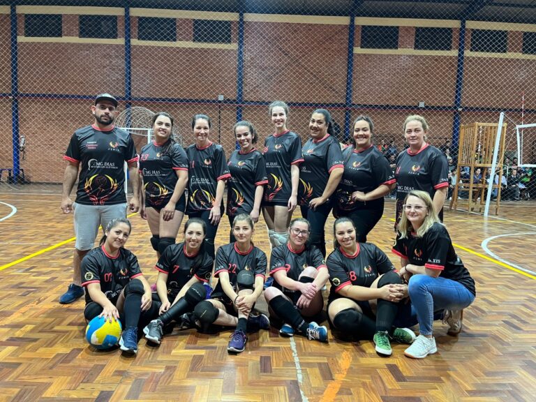 Vôlei Feminino de Canela define nesta terça-feira as duas últimas vagas para a semifinal