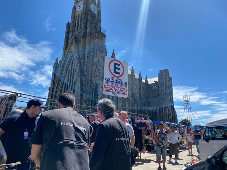 Ação conjunta fiscaliza irregularidades, ilegalidades e crimes no entorno da Catedral de Pdras de Canela