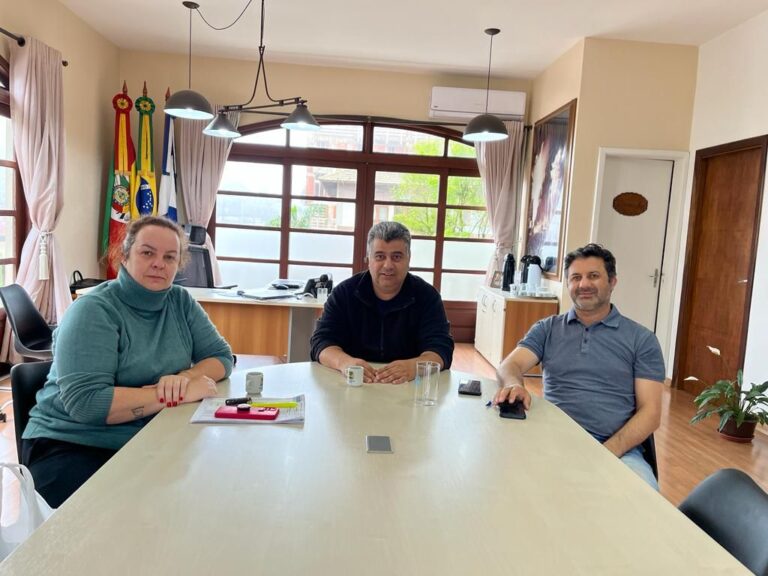 Servidores municipais começam a receber aumento real na folha de outubro