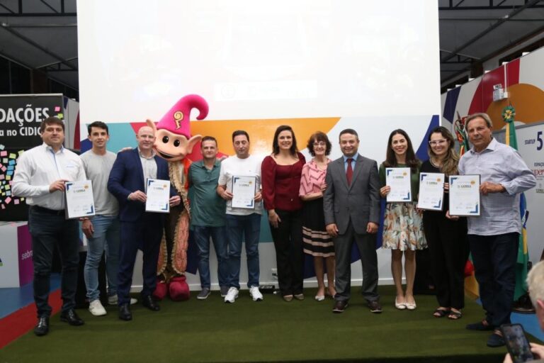 Canela reconhece as empresas que mais contribuíram com arrecadação ao município