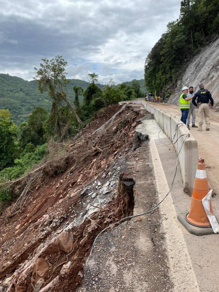 Trânsito será liberado nos km´s 181 e 175 da BR-116 em Nova Petrópolis