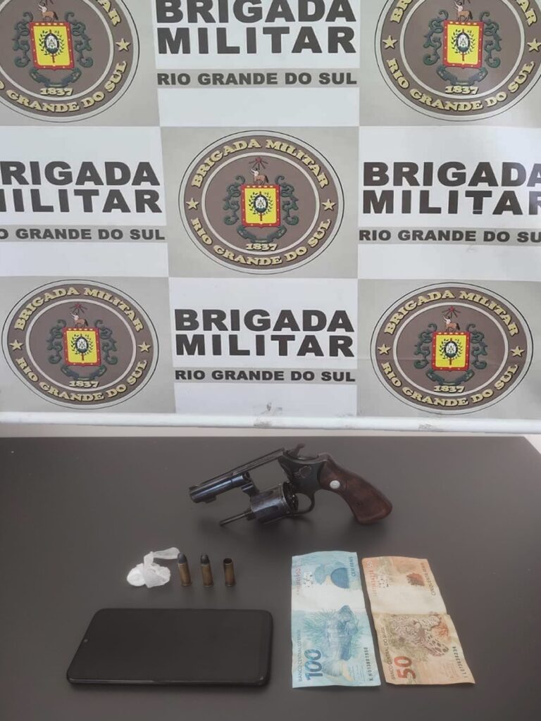 Após efetuar tiros em um comércio, homem é preso pela BM