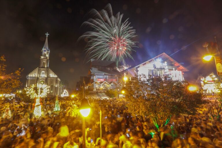 Cerca de 20 mil pessoas celebram a virada do ano em Gramado, diz organização
