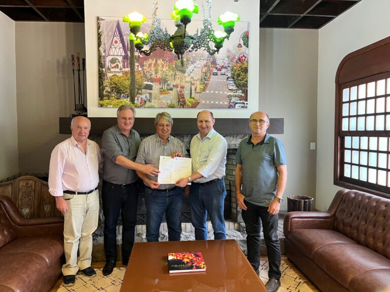 Deputado estadual Elton Weber garante emendas para Gramado por meio do deputado federal Heitor Schuch