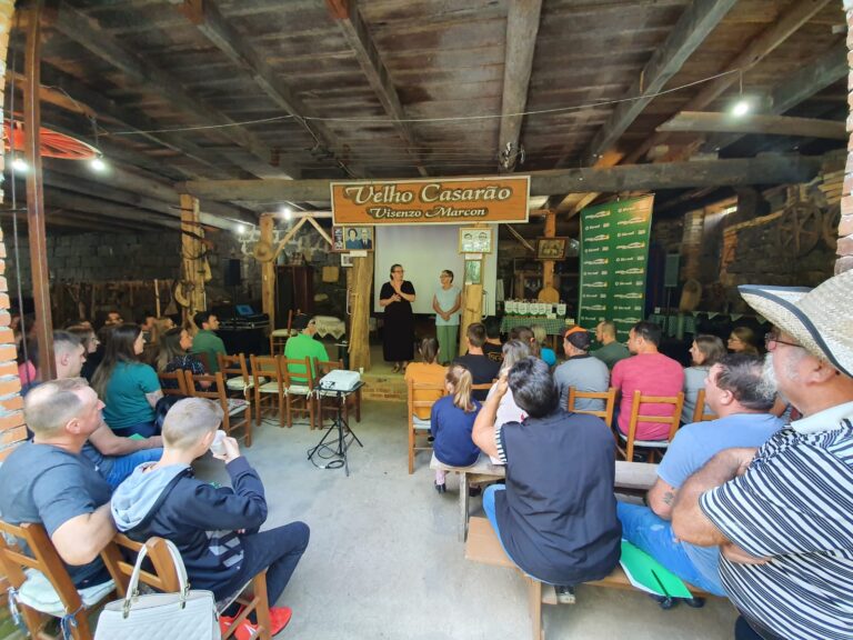 Agricultores gramadenses engajados no Programa Sucessão Rural Familiar