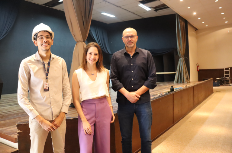 Reforma iniciada no Teatro Elisabeth Rosenfeld, na Câmara de Vereadores
