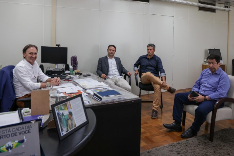 Estrada do Caracol, pavimentação até o Mato Queimado e rótula no Distrito Industrial; saiba o que foi debatido