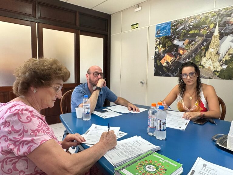 CCJ solicita que Prefeito retire projeto de lei que limita o número de pós-graduações para servidor público