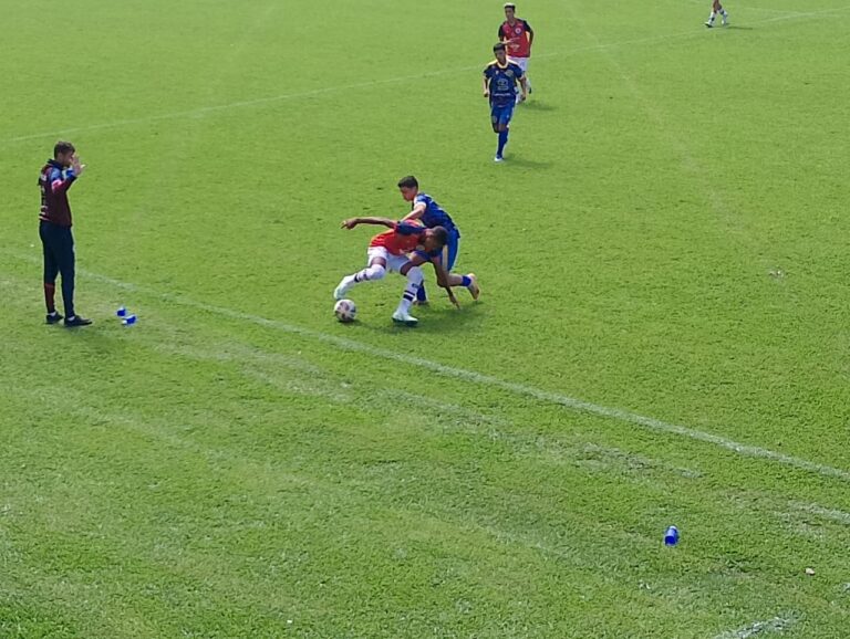 Gramadense Sub-15 e Sub-17 estreiam nesta segunda-feira na Liga Serrana