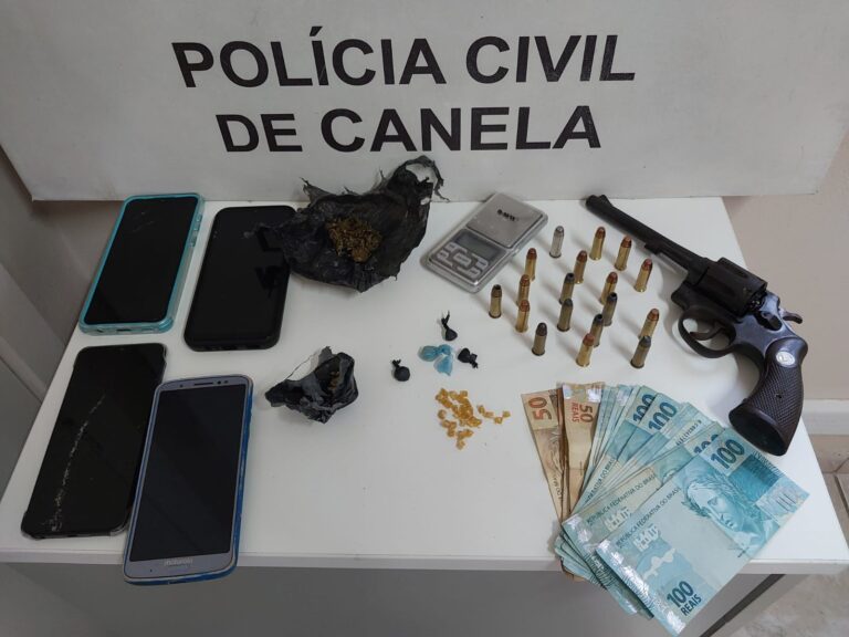 Traficantes são presos com drogas, arma e munições