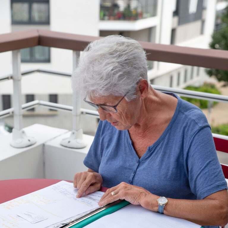 Procon alerta sobre escritório que promete cancelar descontos indevidos do INSS