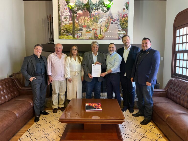 Deputado Carlos Gomes destina emenda de R$500 mil para Gramado