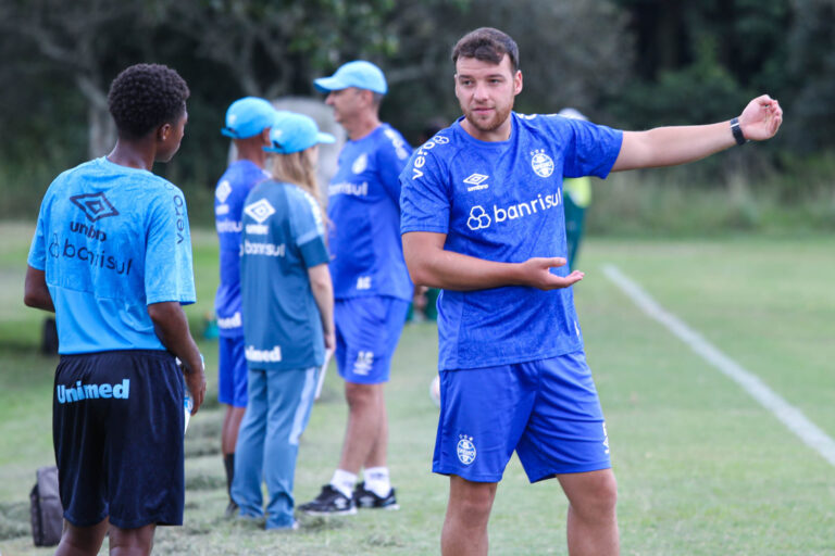 Gustavo Corrêa é anunciado para comandar a base do Grêmio